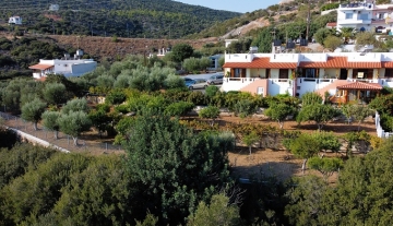 ANAP8963 – Complex of three apartments in Ammoudara, Agios Nikolaos