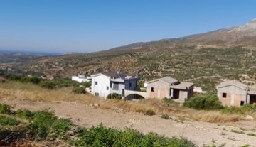 SUC5997 – Two unfinished constructions and a building plot in Suburbs of Sitia.
