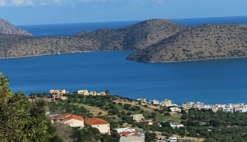 ELPL6590 – 29.981m2 Plot of land with uninterrupted sea view in Elounda. 