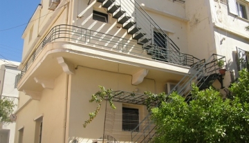 ANA649 – Complex of three apartments in the center of Aghios Nikolaos.