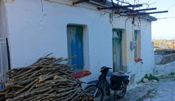 KCTH2589 – Two-storey traditional house of 95m2 in Kalo Chorio.